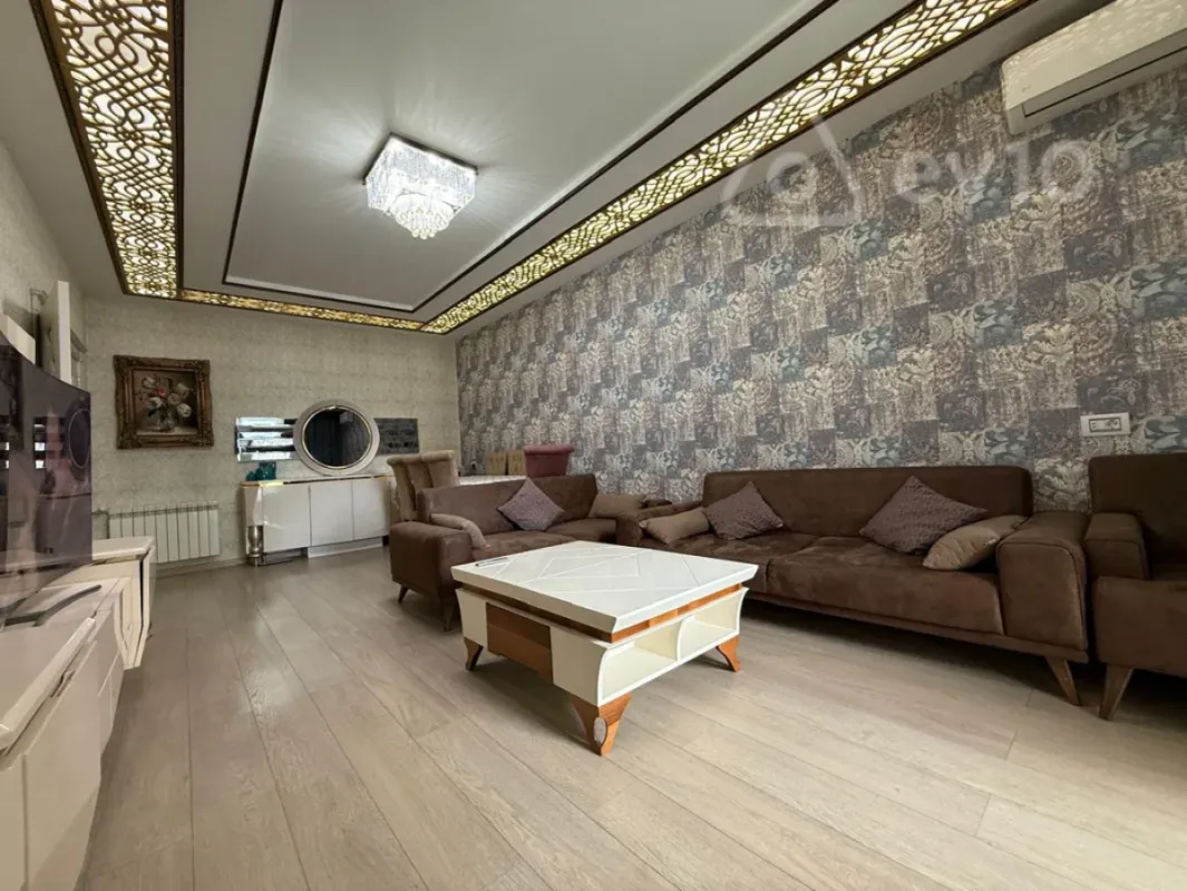 Kirayə verilir 2 otaqlı yeni tikili 100 m²