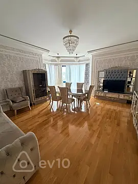 Kirayə verilir 2 otaqlı yeni tikili 126 m²