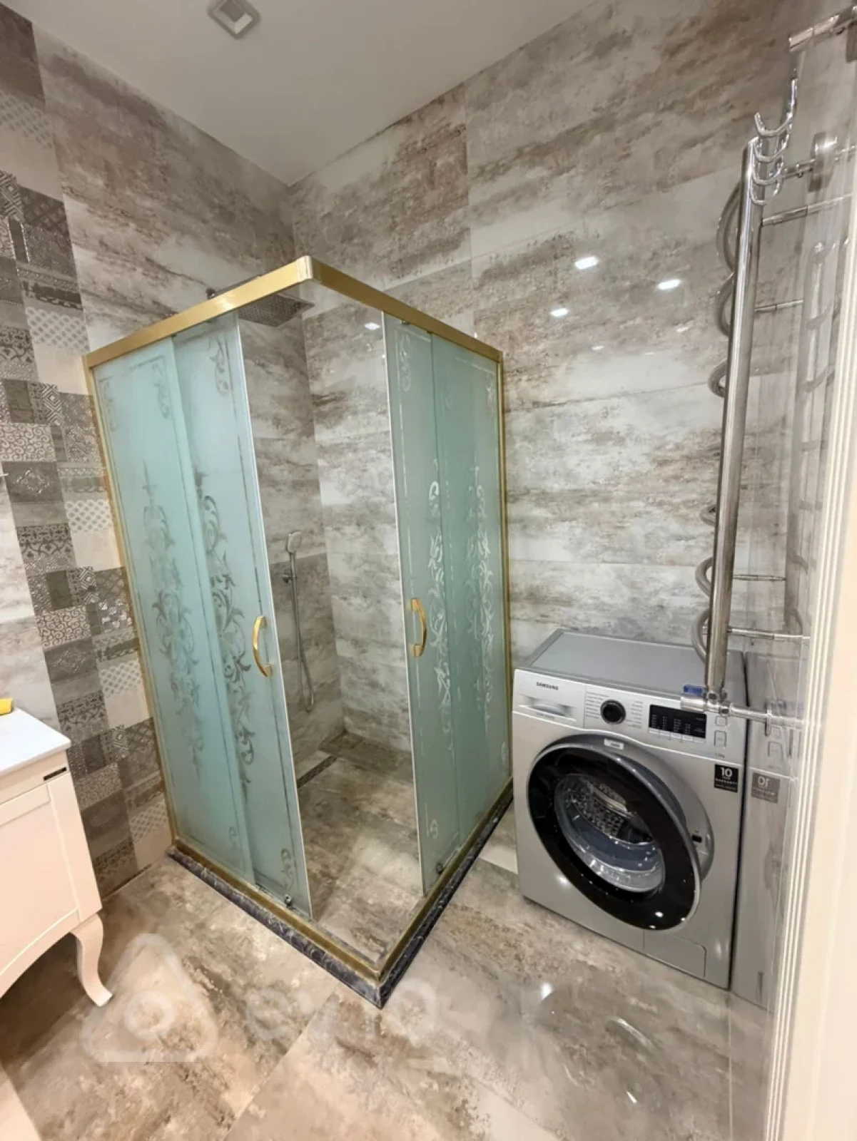 Kirayə verilir 2 otaqlı yeni tikili 126 m²