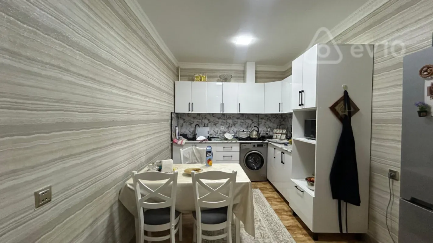 Satılır 3 otaqlı həyət evi 555 m²