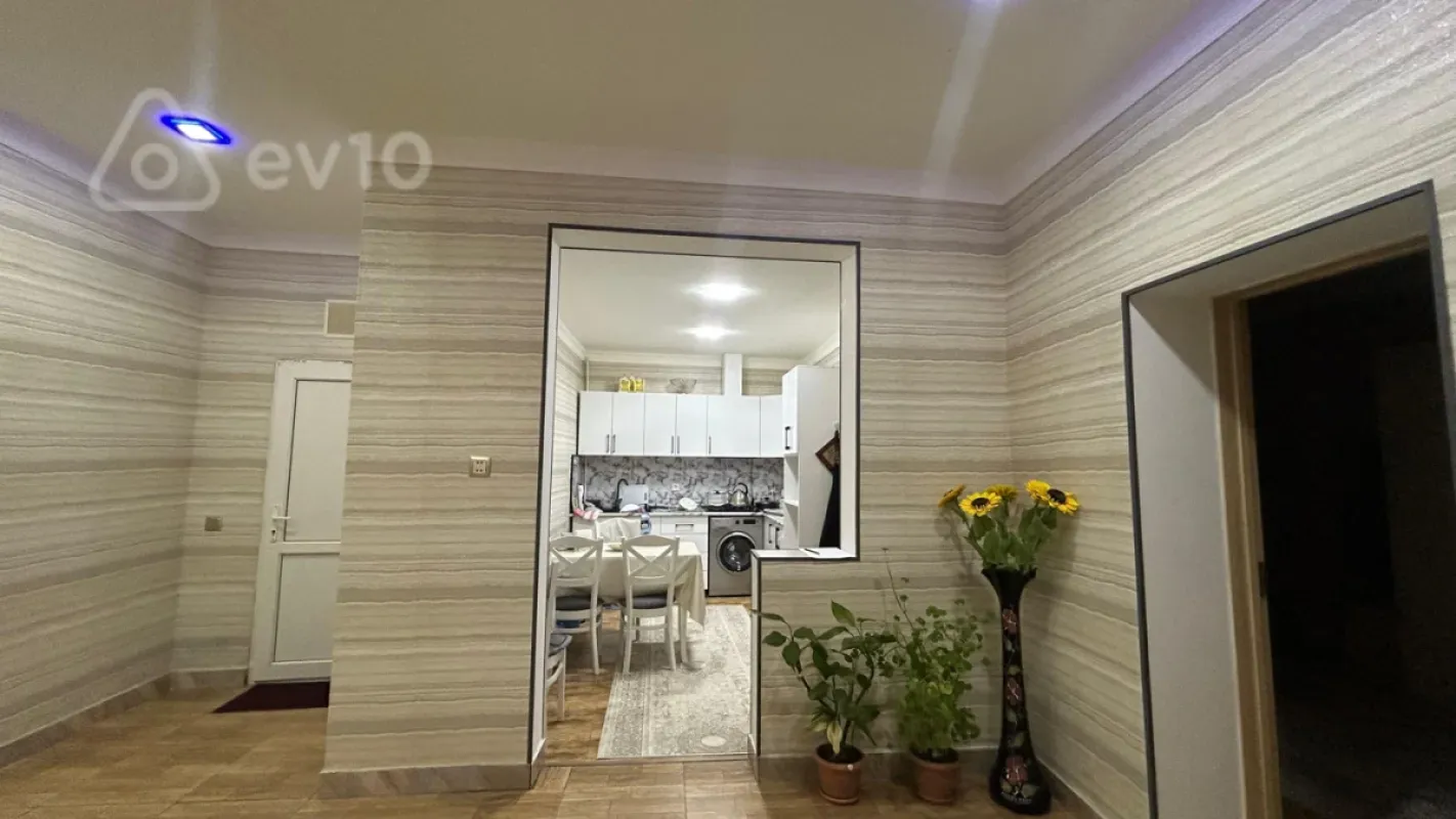 Satılır 3 otaqlı həyət evi 555 m²