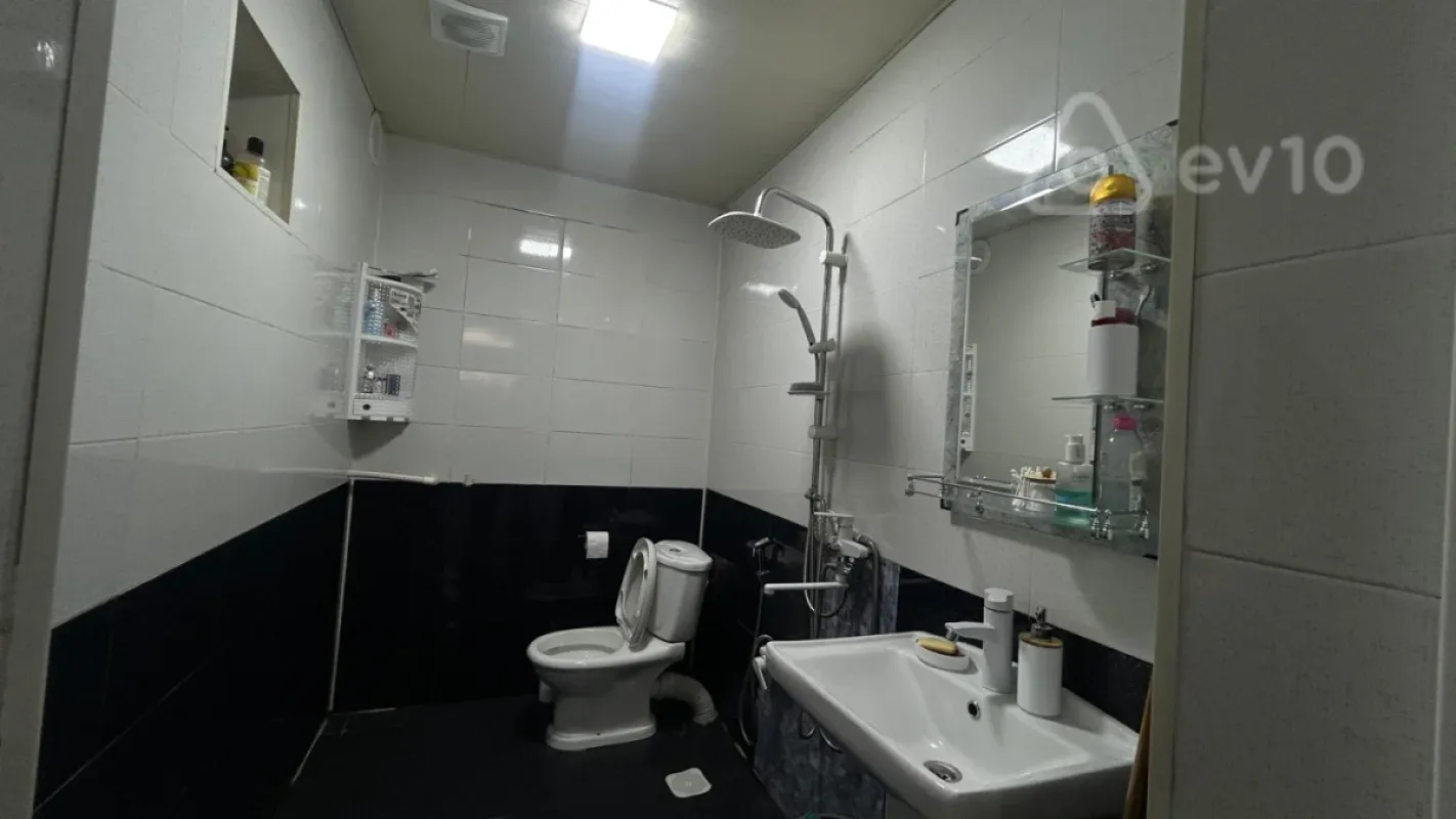 Satılır 3 otaqlı həyət evi 555 m²