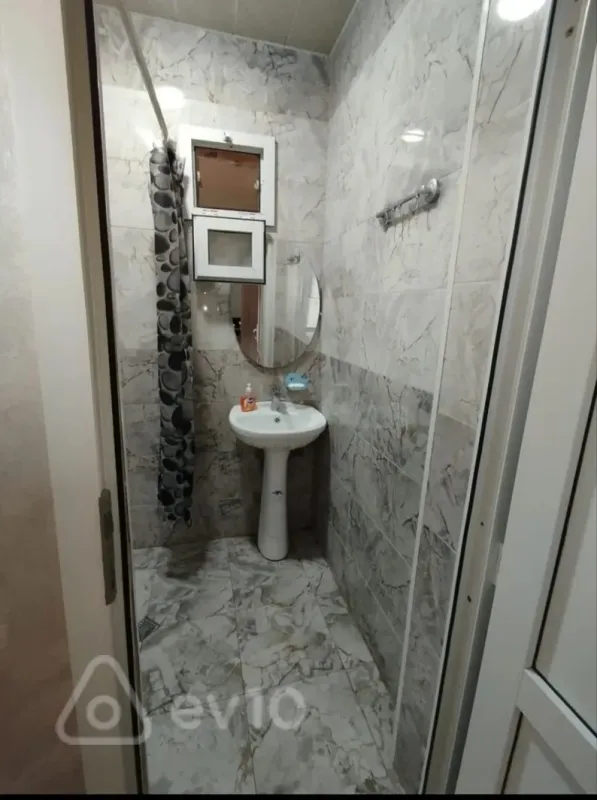 Kirayə verilir 2 otaqlı həyət evi 57 m²