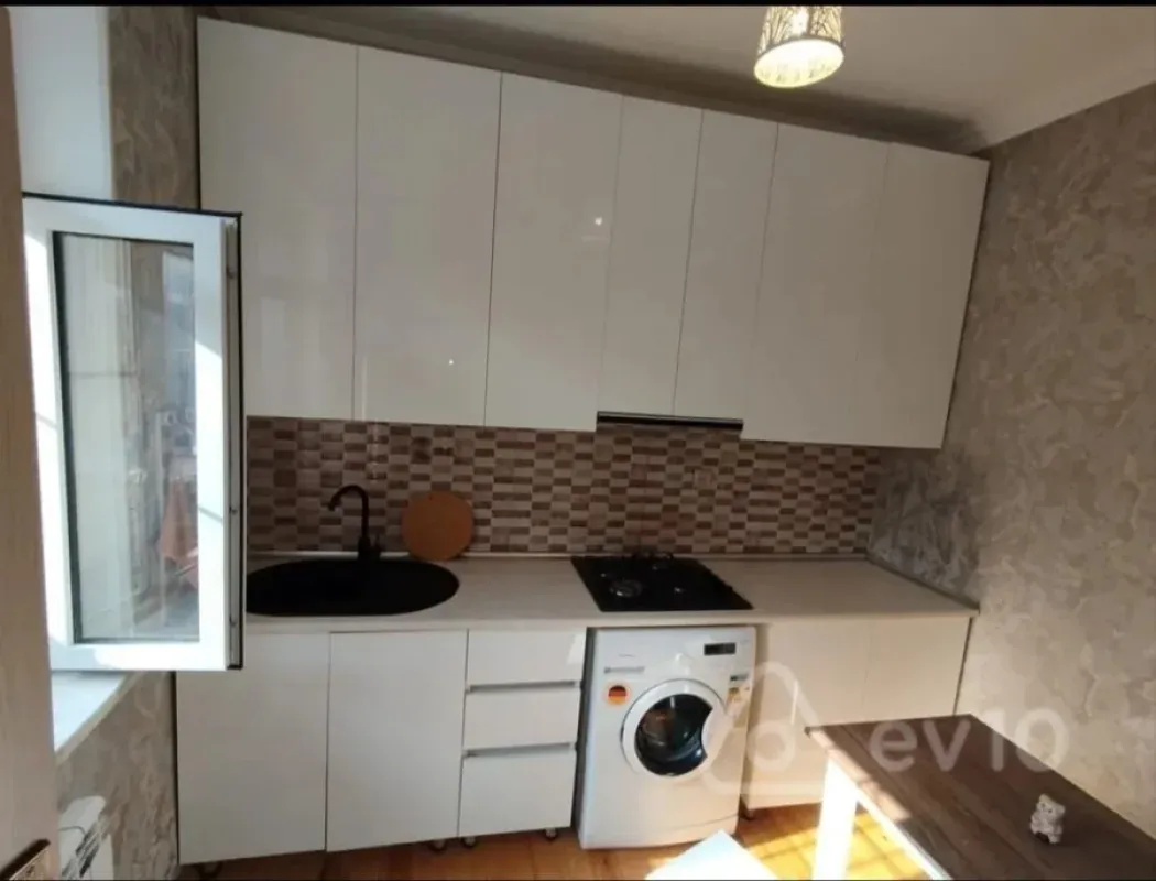 Kirayə verilir 2 otaqlı həyət evi 55 m²