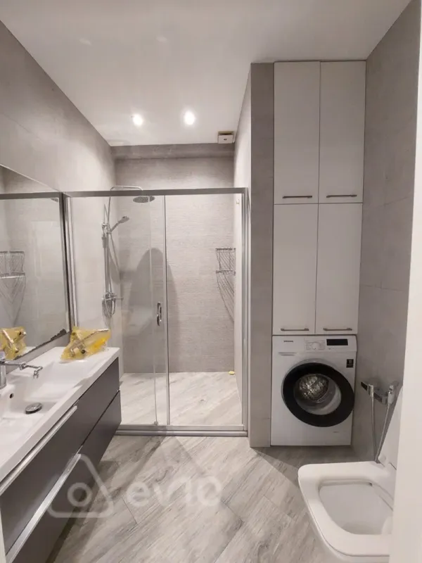 Satılır 3 otaqlı yeni tikili 100 m²