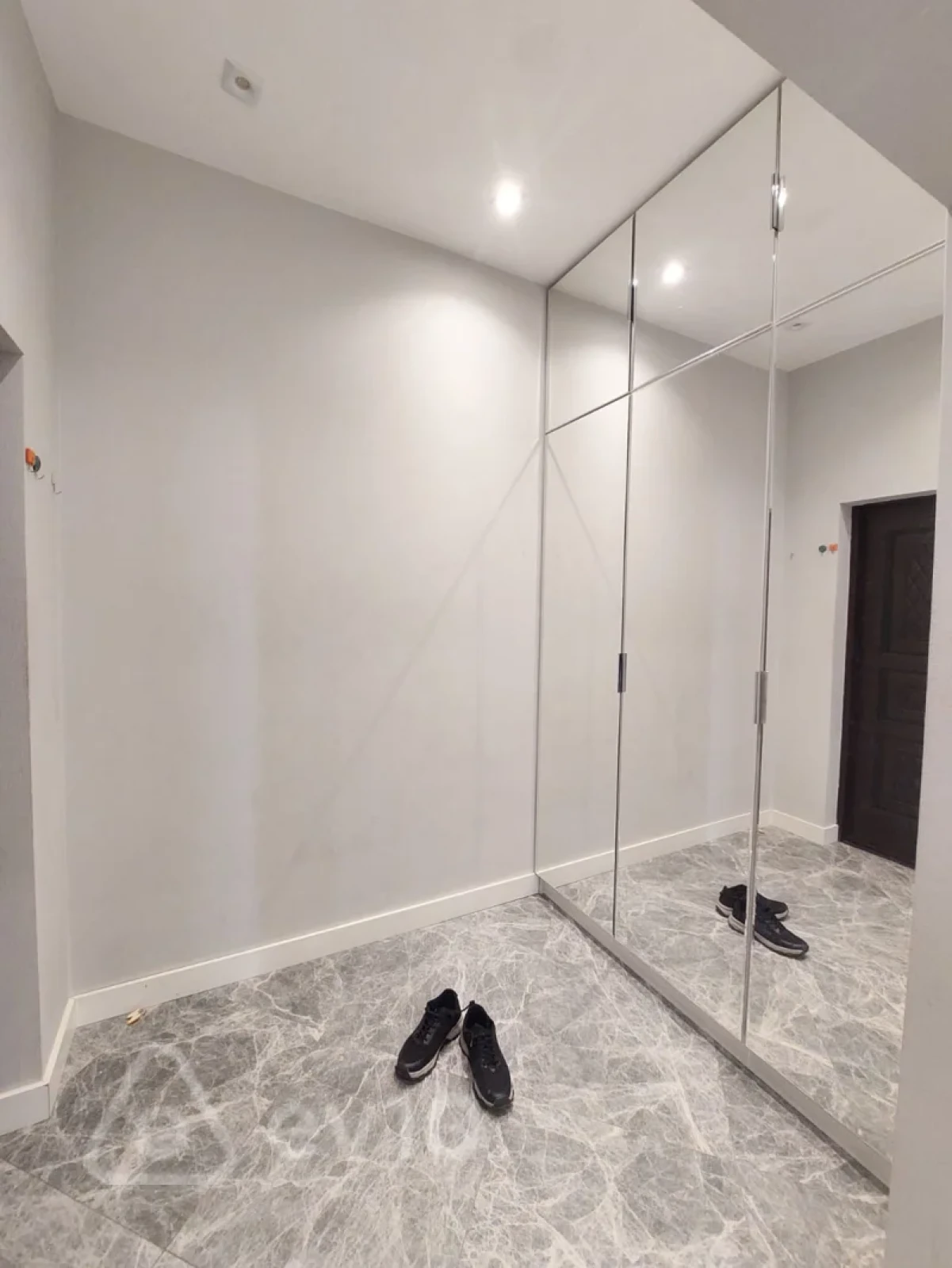 Satılır 3 otaqlı yeni tikili 100 m²