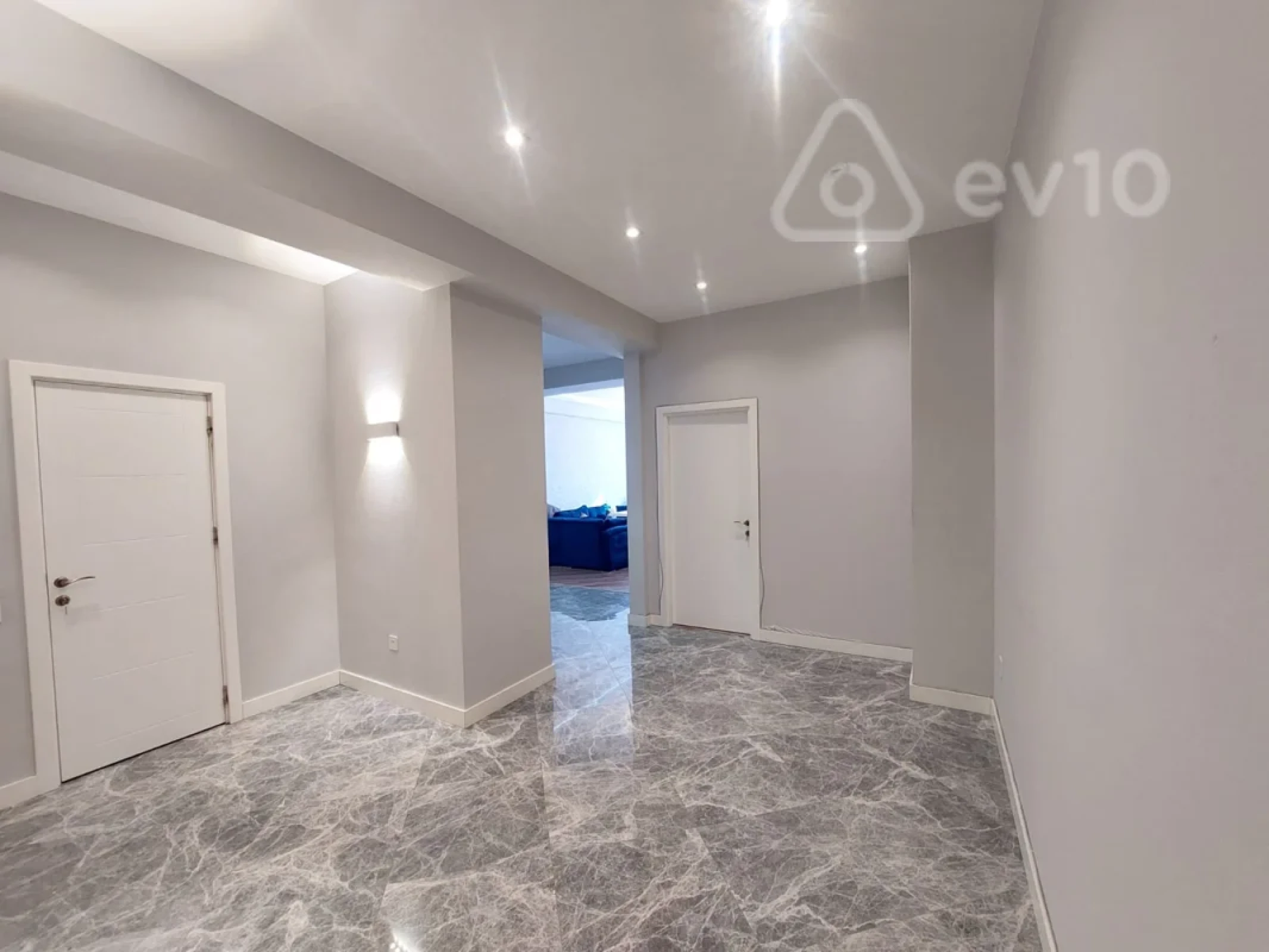 Satılır 3 otaqlı yeni tikili 100 m²