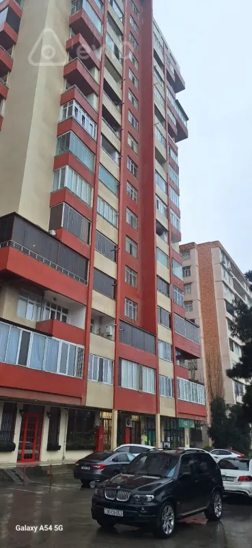 Satılır 3 otaqlı yeni tikili 1110 m²