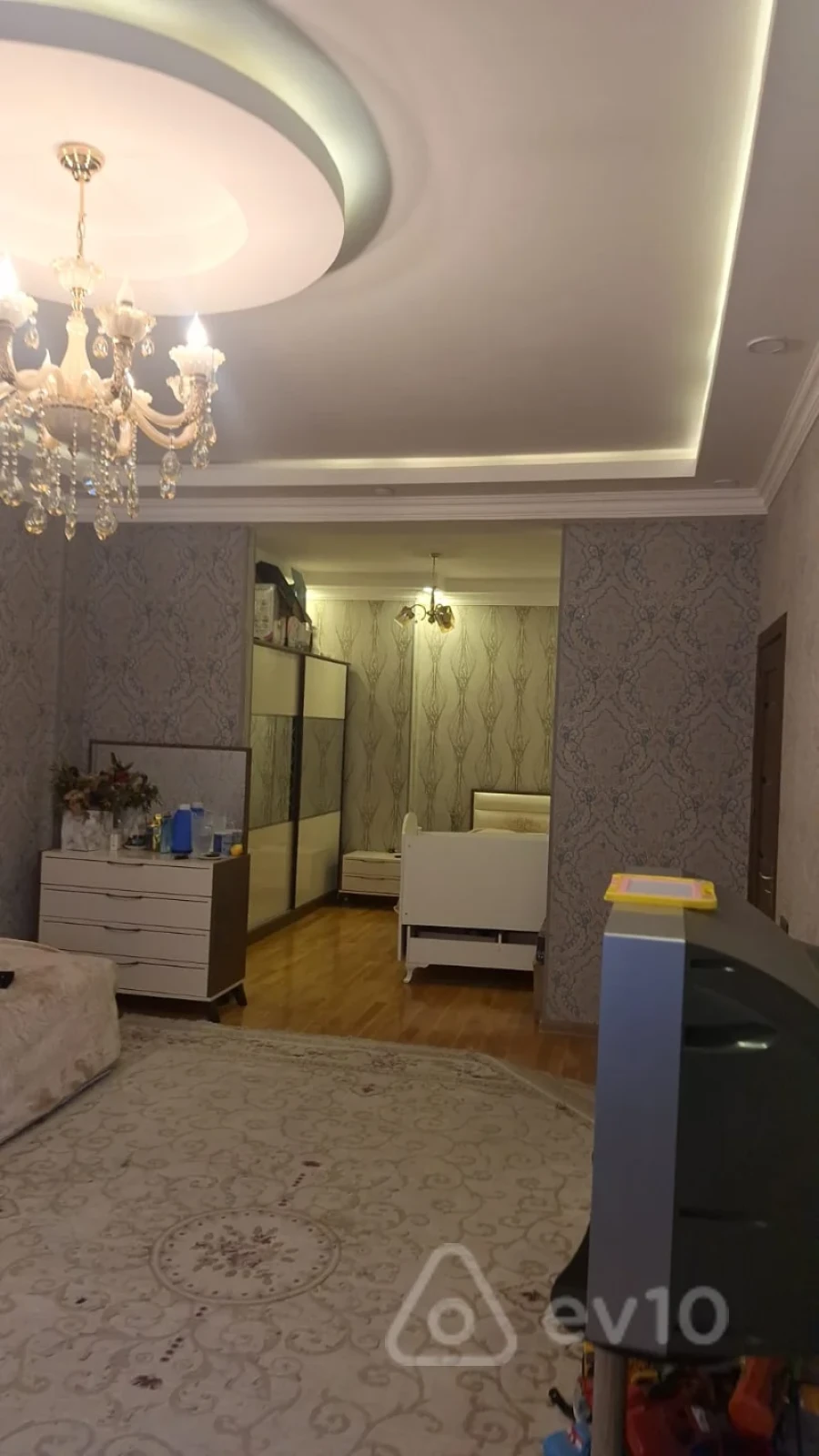 Satılır 3 otaqlı yeni tikili 1110 m²