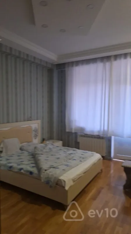 Satılır 3 otaqlı yeni tikili 1110 m²