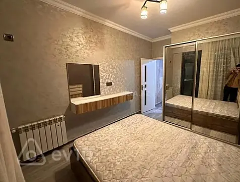 Kirayə verilir 2 otaqlı yeni tikili 65 m²