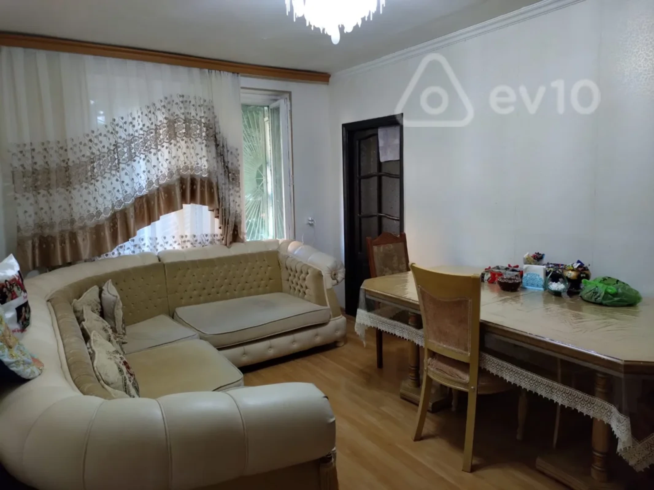 Satılır 3 otaqlı köhnə tikili 60 m²