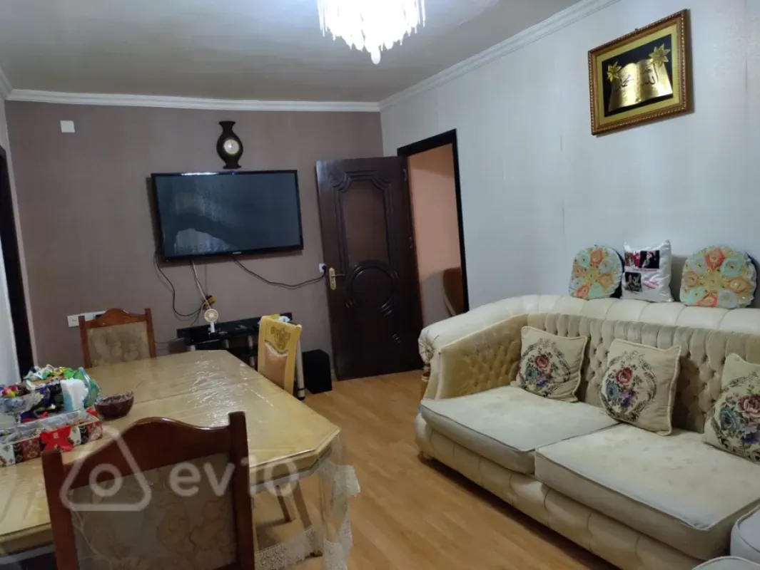 Satılır 3 otaqlı köhnə tikili 60 m²