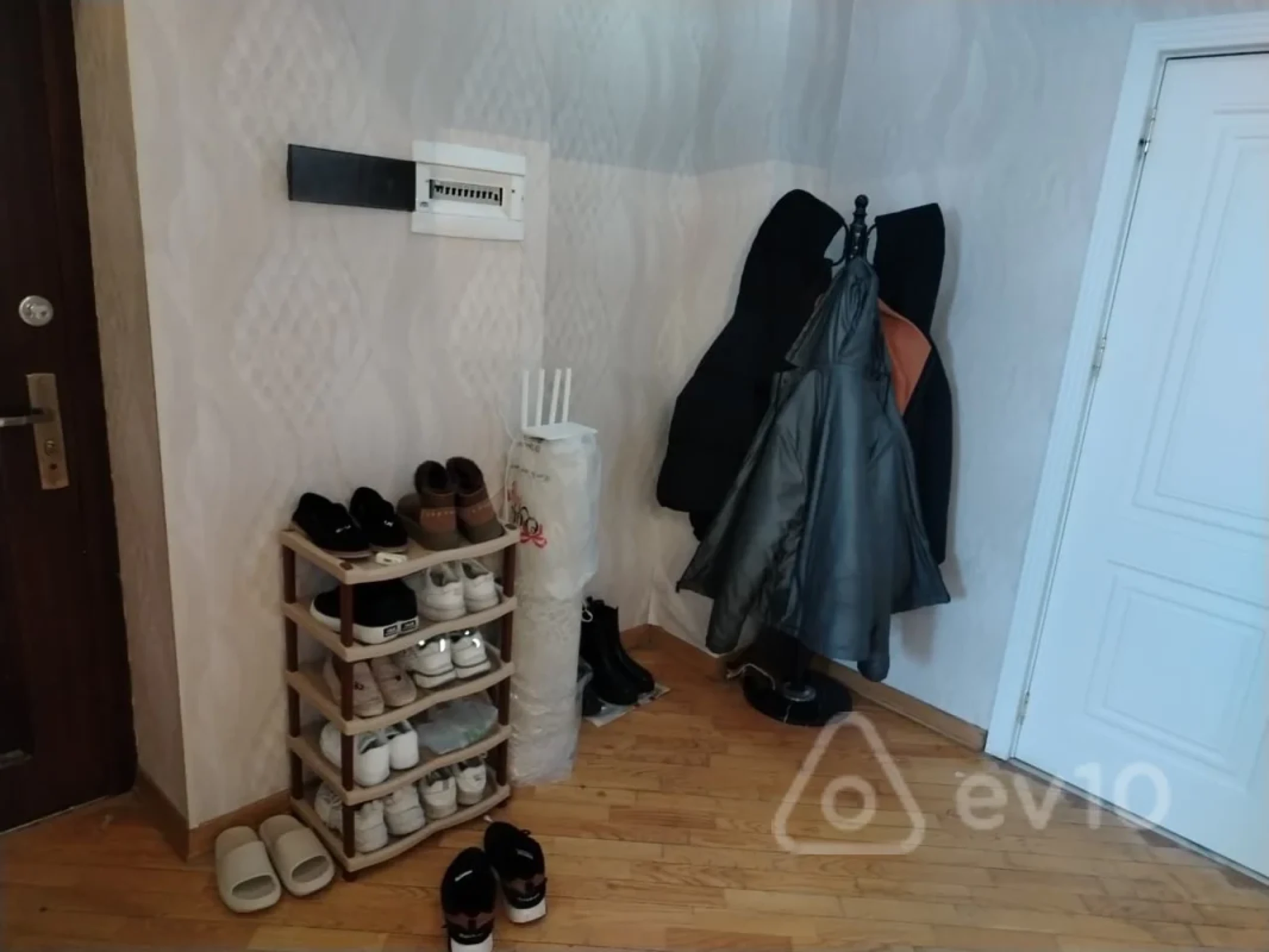 Satılır 2 otaqlı köhnə tikili 70 m²