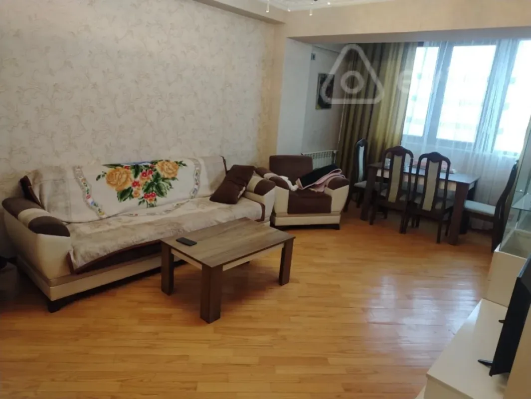 Satılır 2 otaqlı köhnə tikili 70 m²