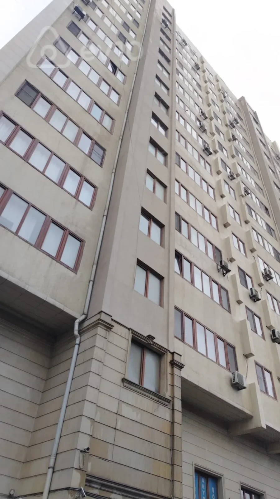 Satılır 2 otaqlı köhnə tikili 70 m²