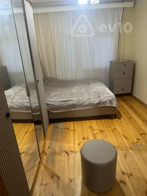 Satılır 5 otaqlı köhnə tikili 105 m²