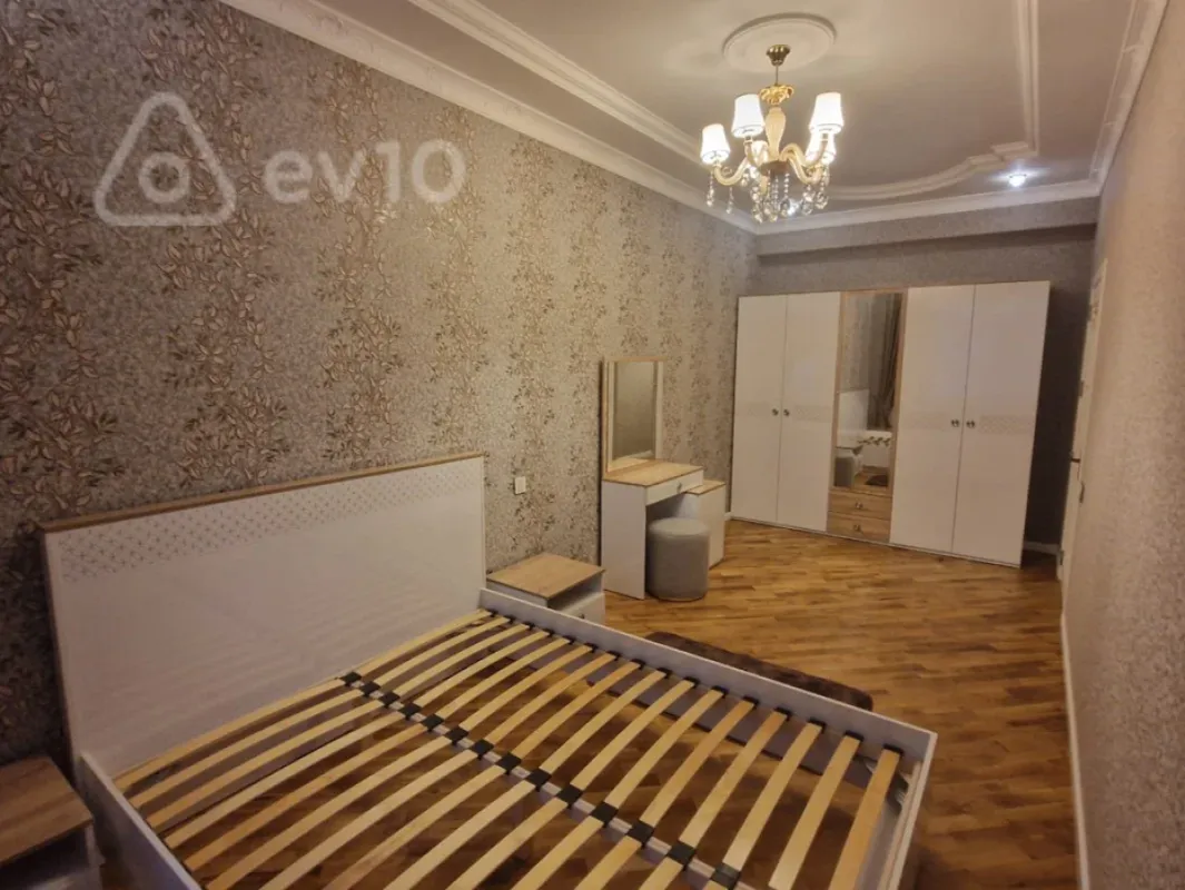 Kirayə verilir 2 otaqlı yeni tikili 70 m²