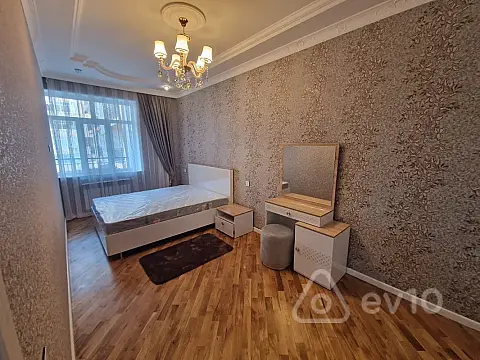 Kirayə verilir 2 otaqlı yeni tikili 70 m²