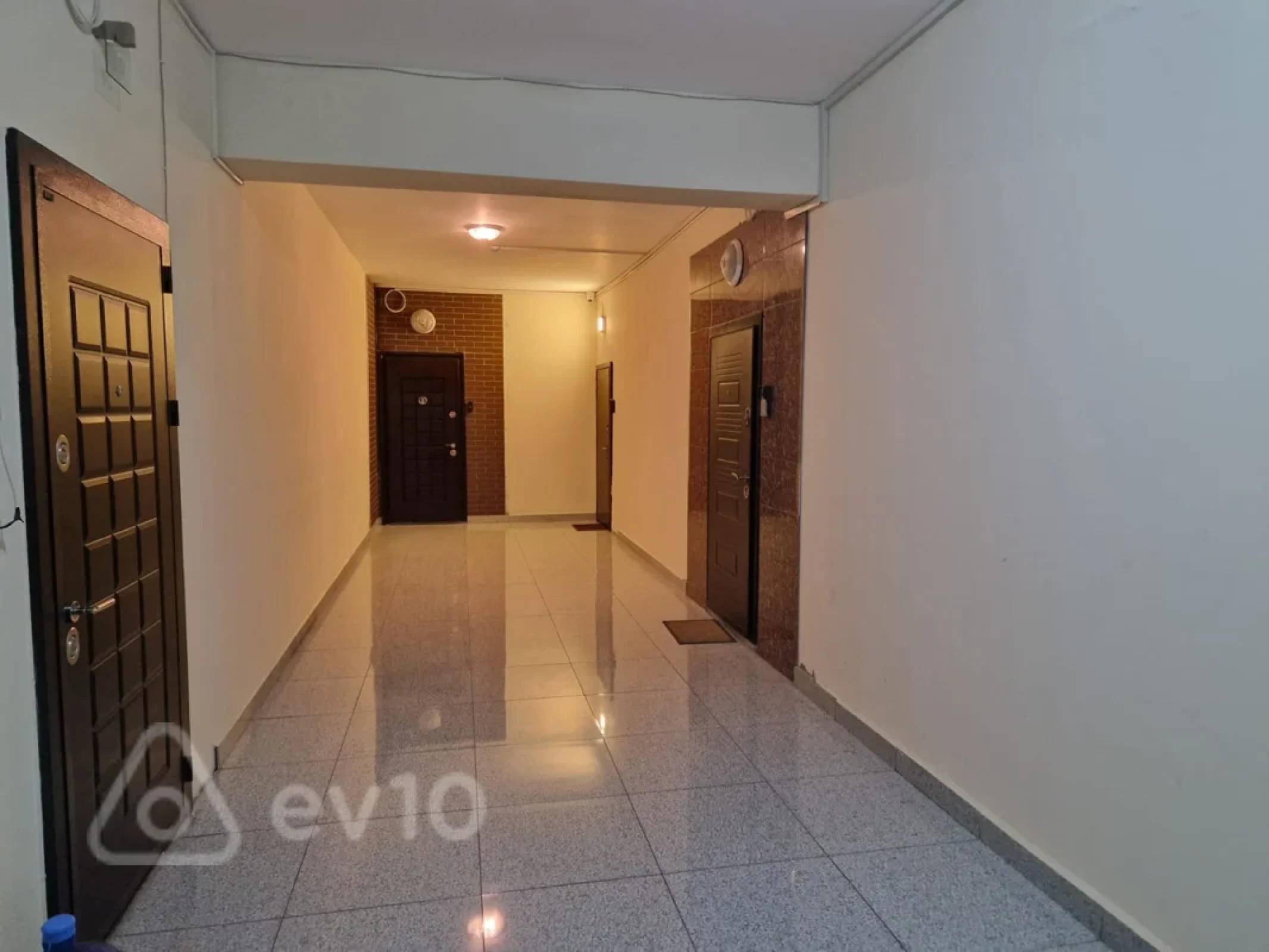 Kirayə verilir 2 otaqlı yeni tikili 70 m²