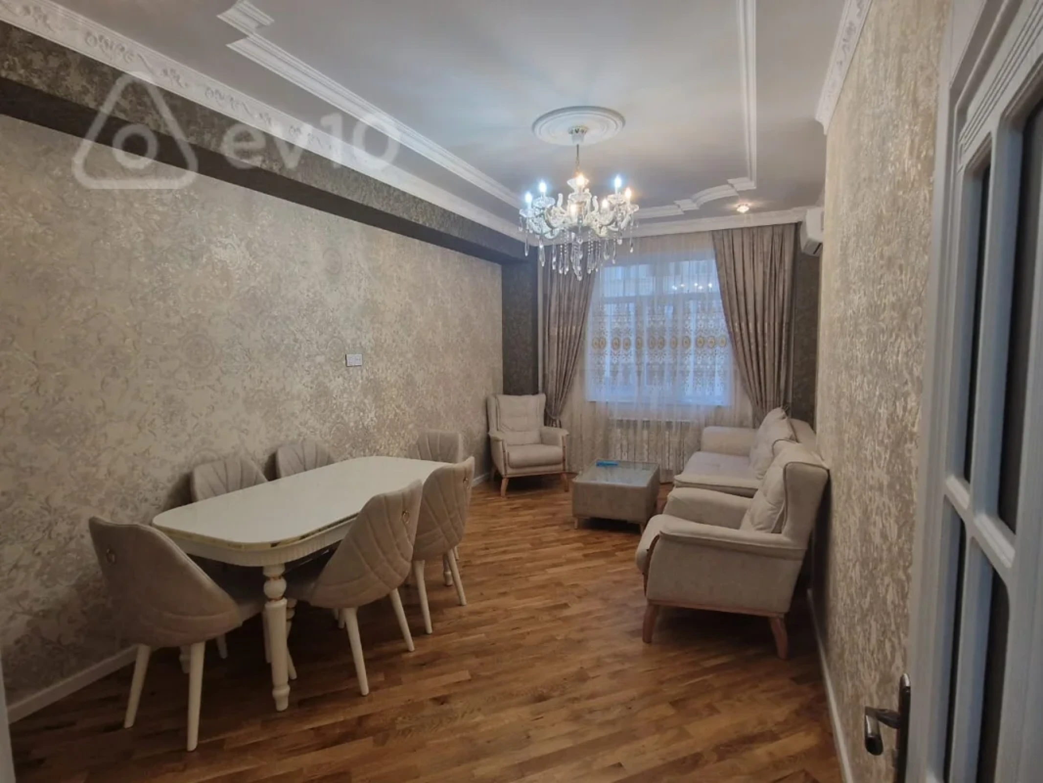 Kirayə verilir 2 otaqlı yeni tikili 70 m²