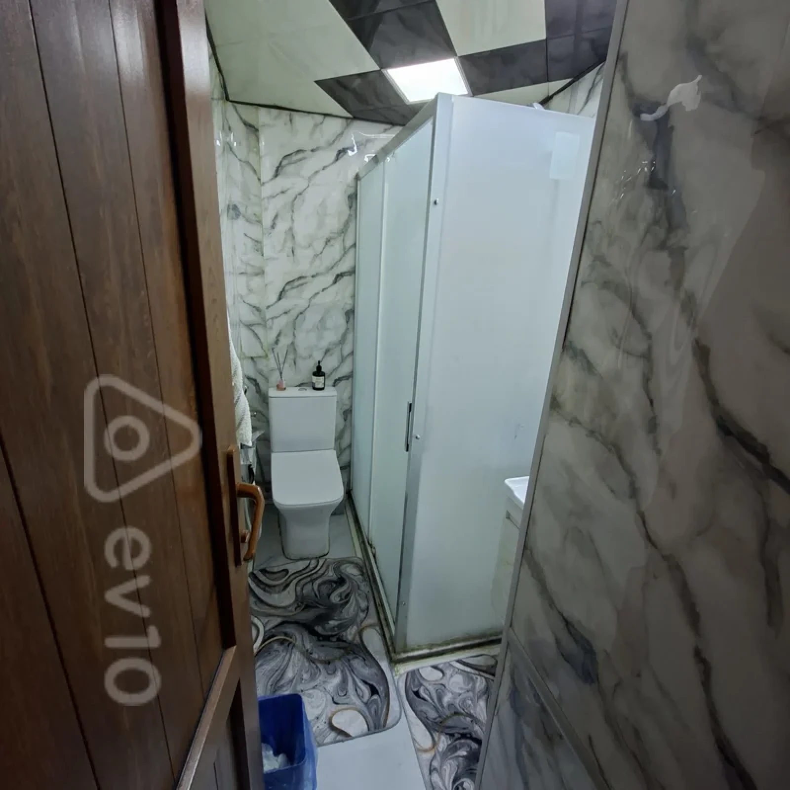 Kirayə verilir 2 otaqlı köhnə tikili 50 m²