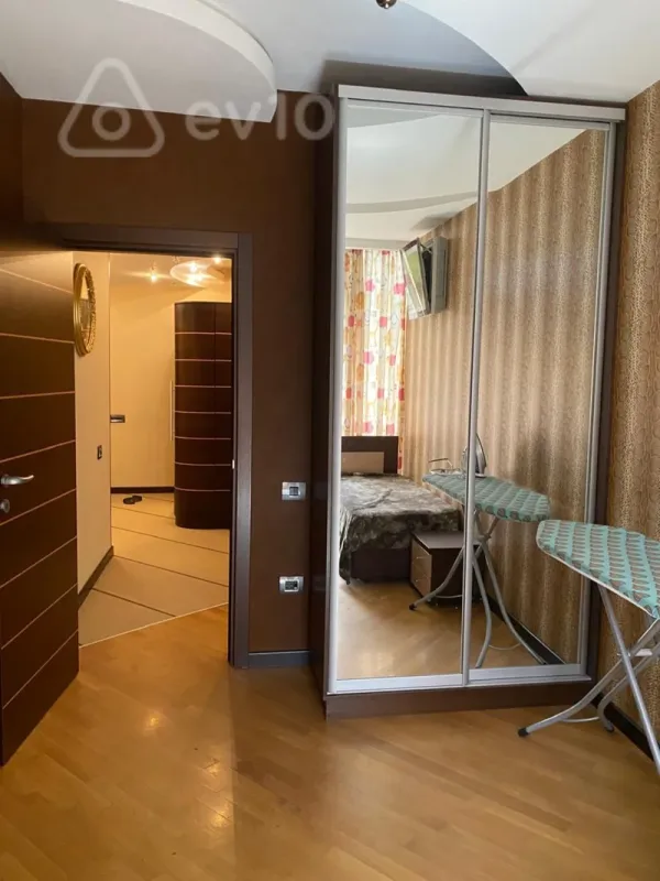 Kirayə verilir 3 otaqlı yeni tikili 138 m²