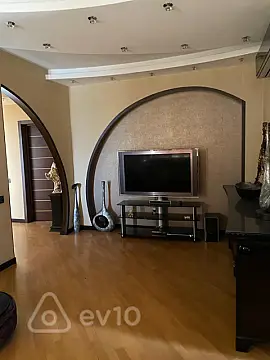 Kirayə verilir 3 otaqlı yeni tikili 138 m²