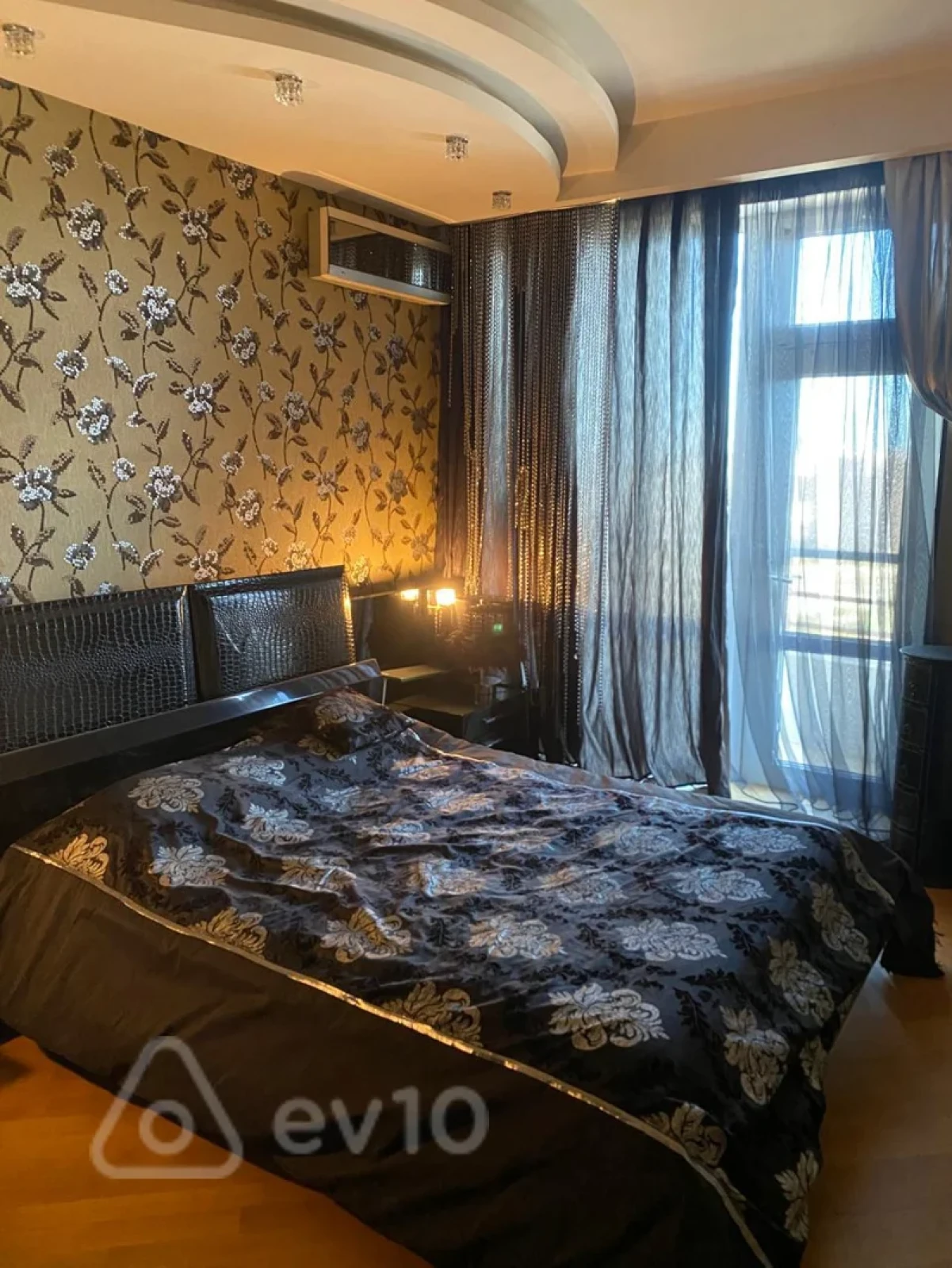 Kirayə verilir 3 otaqlı yeni tikili 138 m²