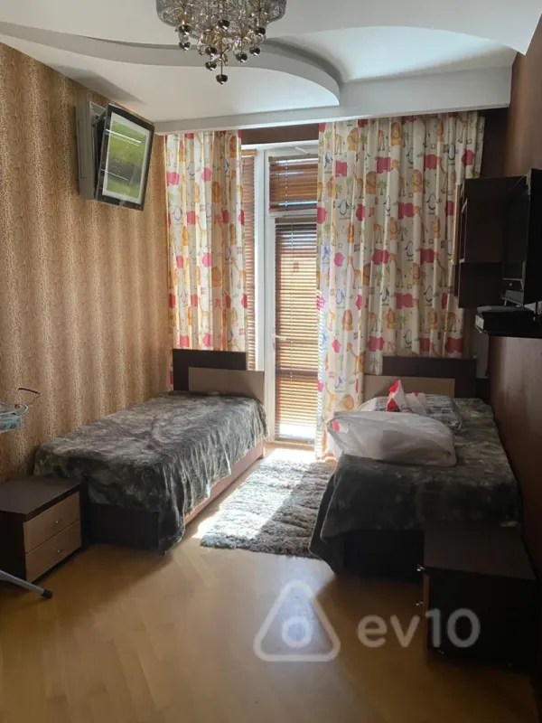 Kirayə verilir 3 otaqlı yeni tikili 138 m²