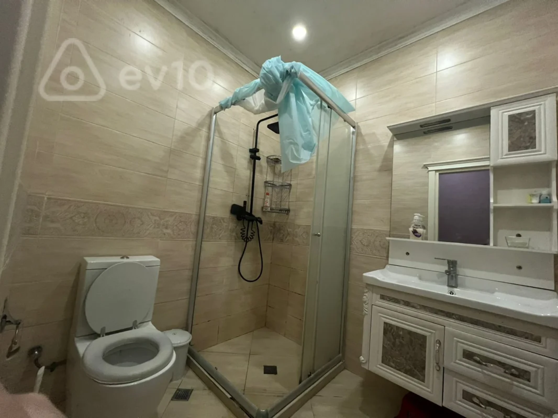 Kirayə verilir 3 otaqlı yeni tikili 140 m²