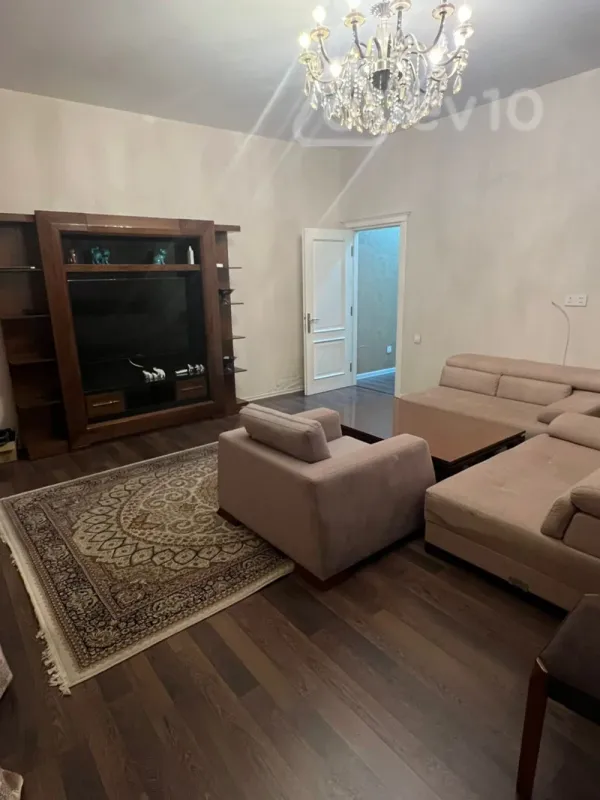 Kirayə verilir 3 otaqlı yeni tikili 140 m²