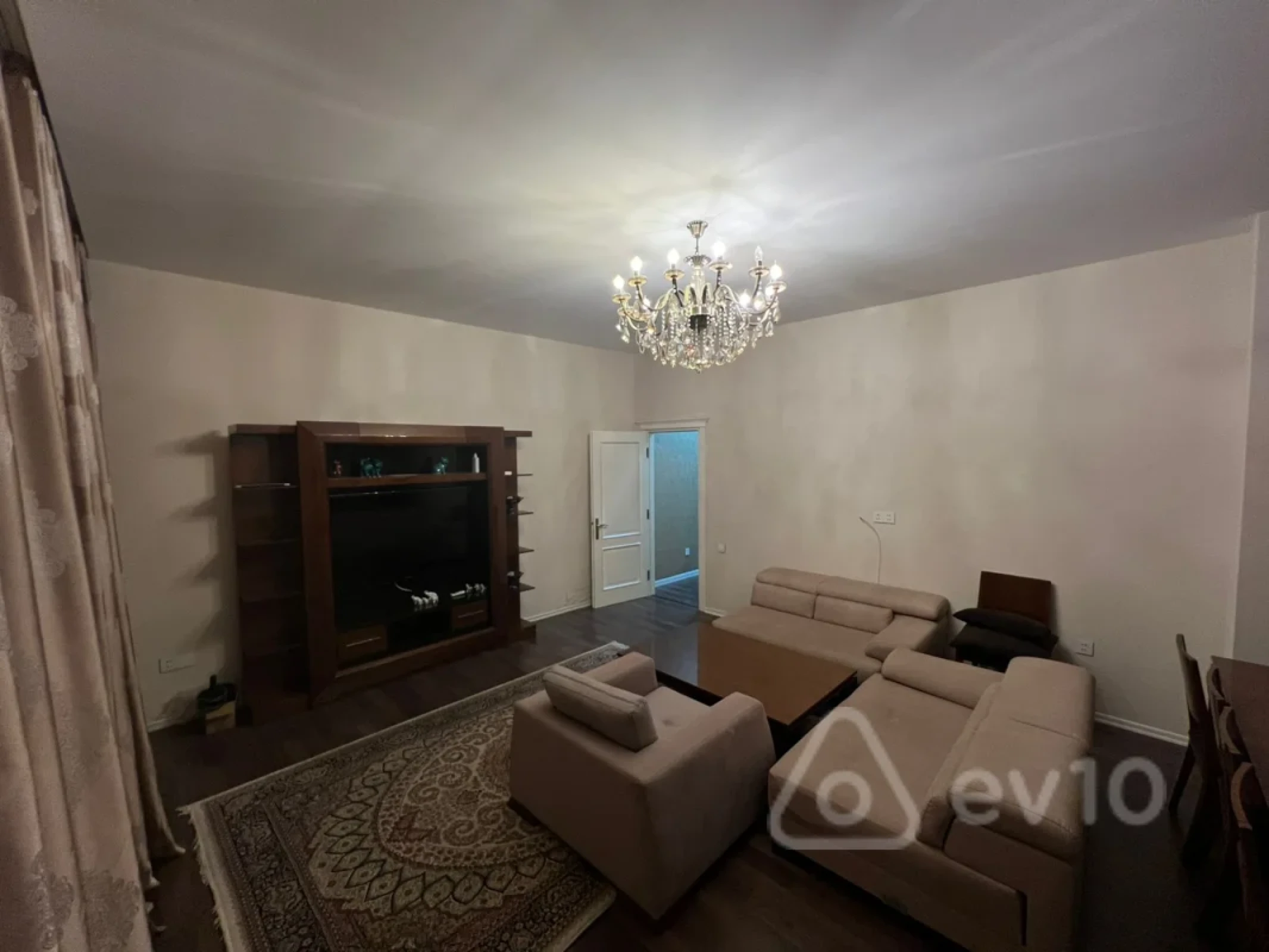 Kirayə verilir 3 otaqlı yeni tikili 140 m²