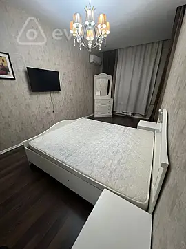 Kirayə verilir 3 otaqlı yeni tikili 140 m²