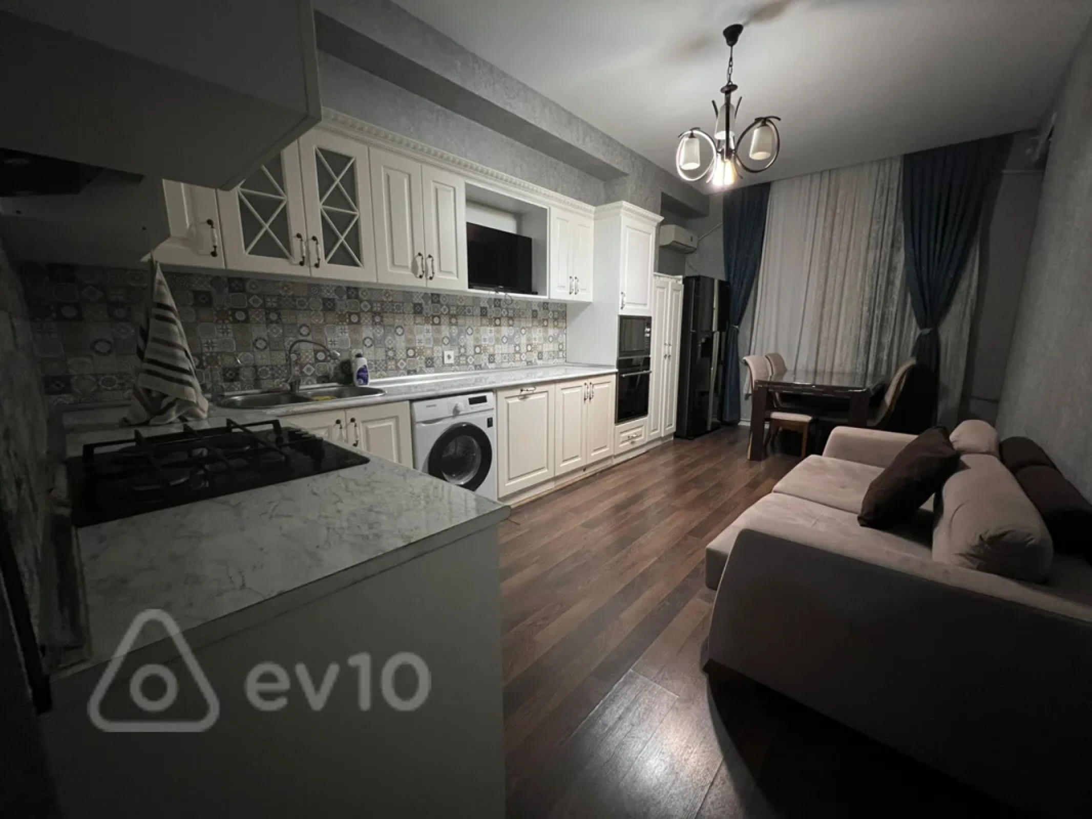 Kirayə verilir 3 otaqlı yeni tikili 140 m²