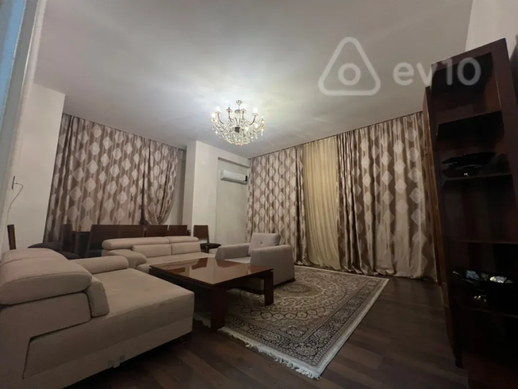 Kirayə verilir 3 otaqlı yeni tikili 140 m²