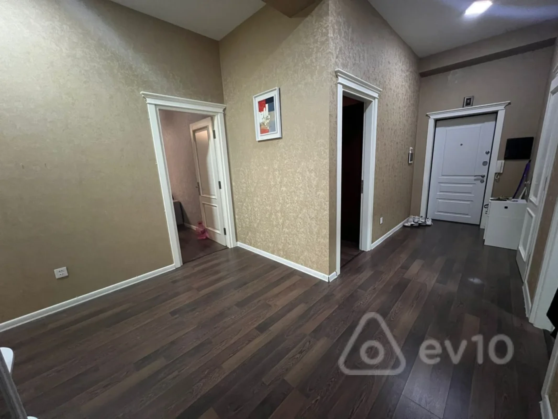 Kirayə verilir 3 otaqlı yeni tikili 140 m²