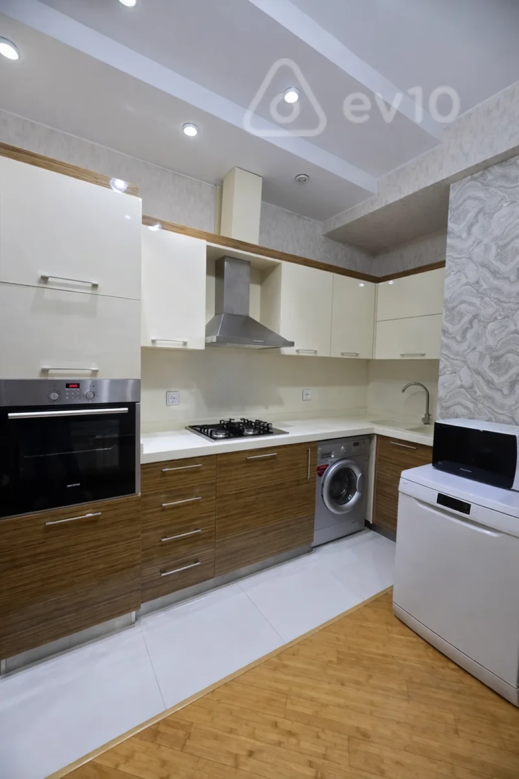 Kirayə verilir 3 otaqlı yeni tikili 90 m²
