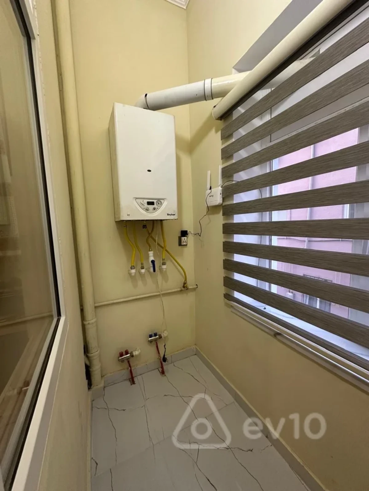Kirayə verilir 2 otaqlı yeni tikili 65 m²