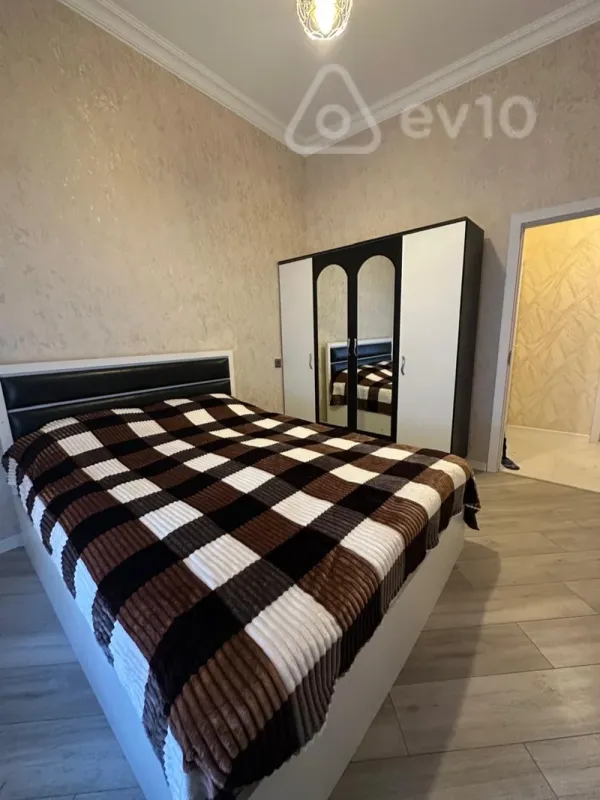 Kirayə verilir 2 otaqlı yeni tikili 65 m²