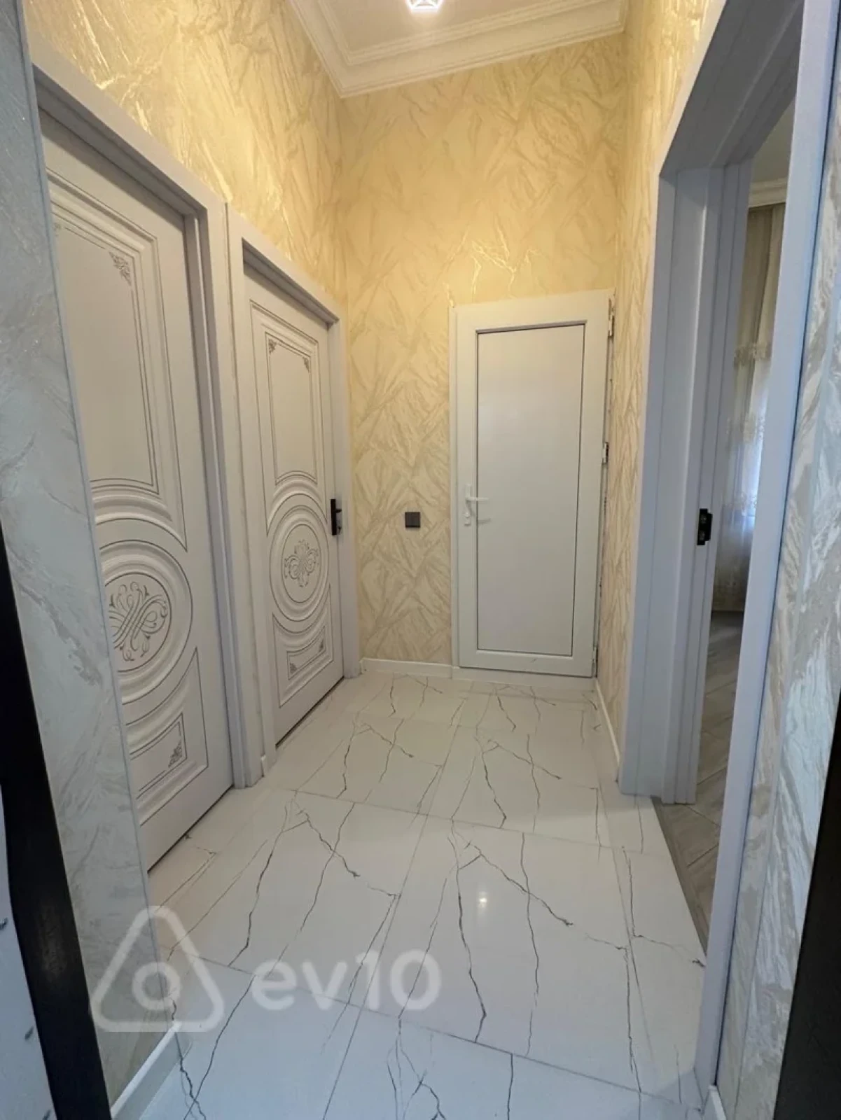 Kirayə verilir 2 otaqlı yeni tikili 65 m²