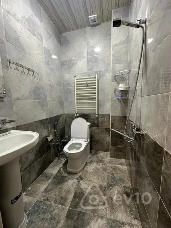 Kirayə verilir 2 otaqlı yeni tikili 65 m²