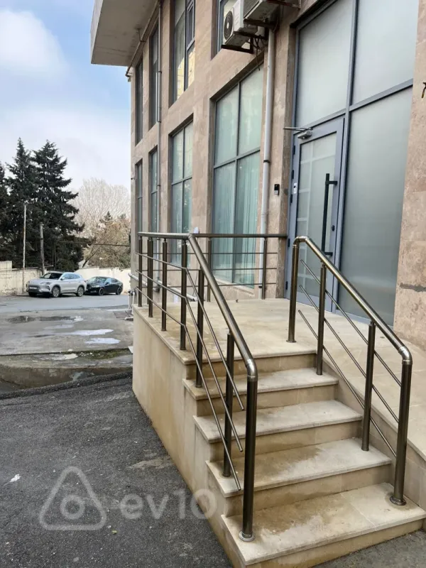 Kirayə verilir 6 otaqlı ofis 268 m²