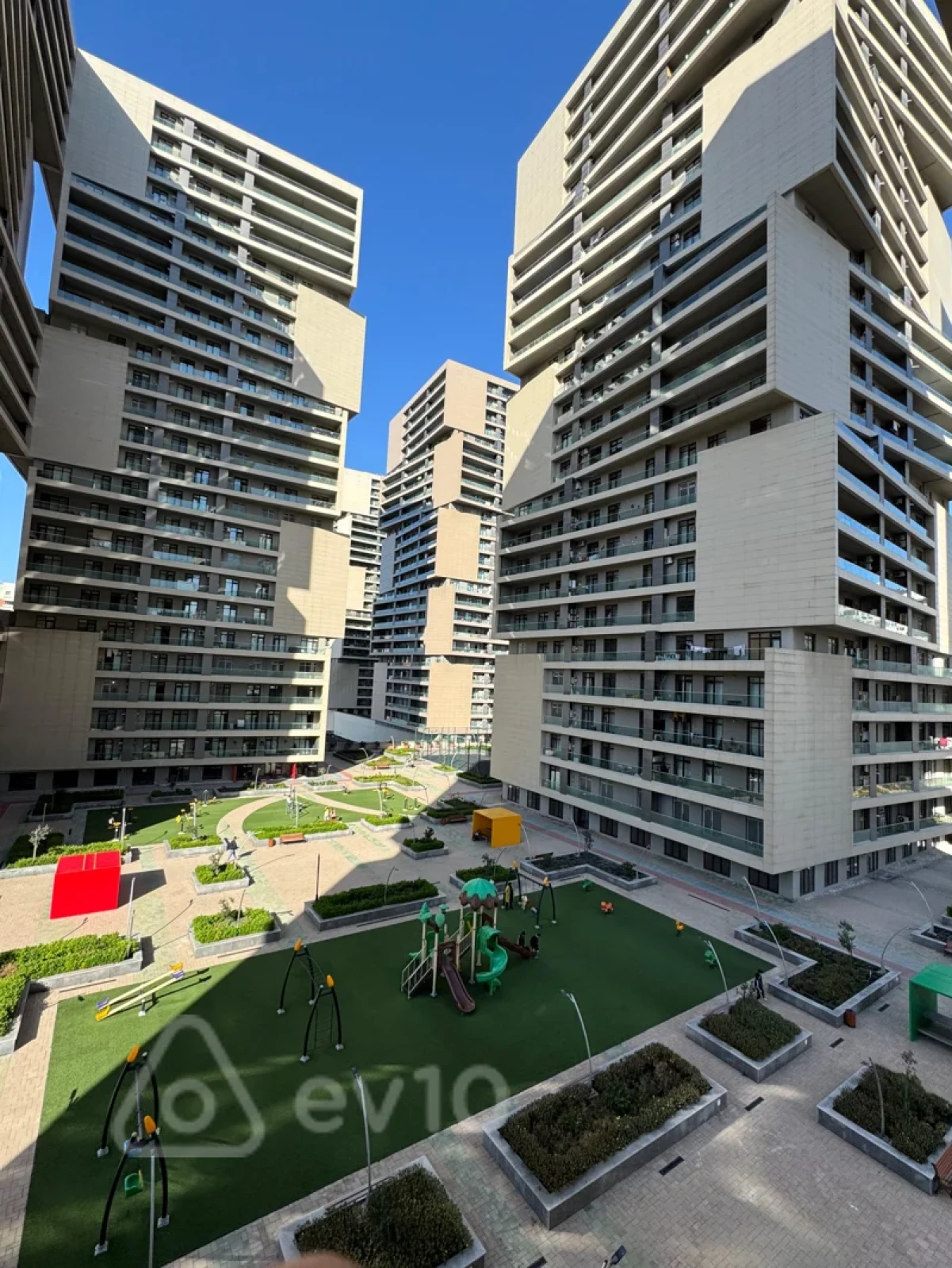 Kirayə verilir 3 otaqlı yeni tikili 120 m²