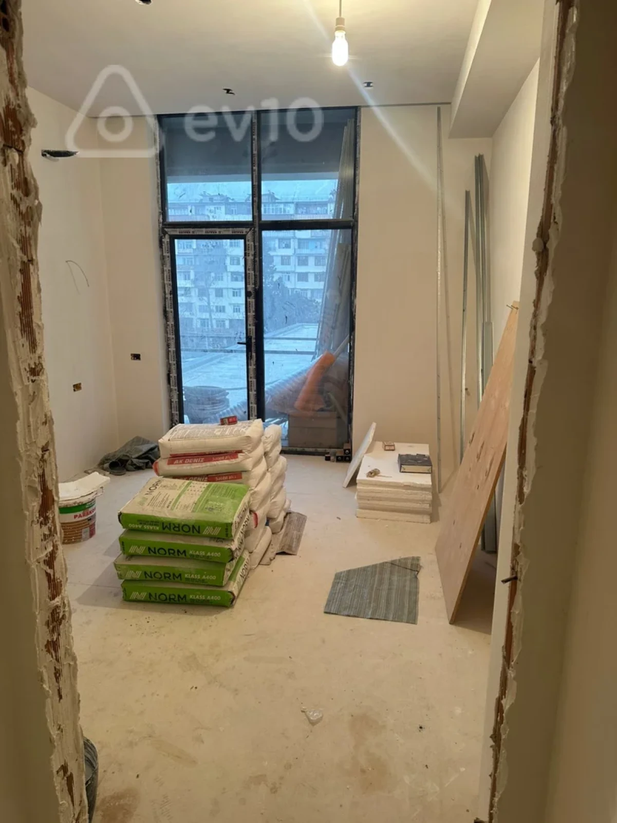 Satılır 2 otaqlı yeni tikili 75.5 m²