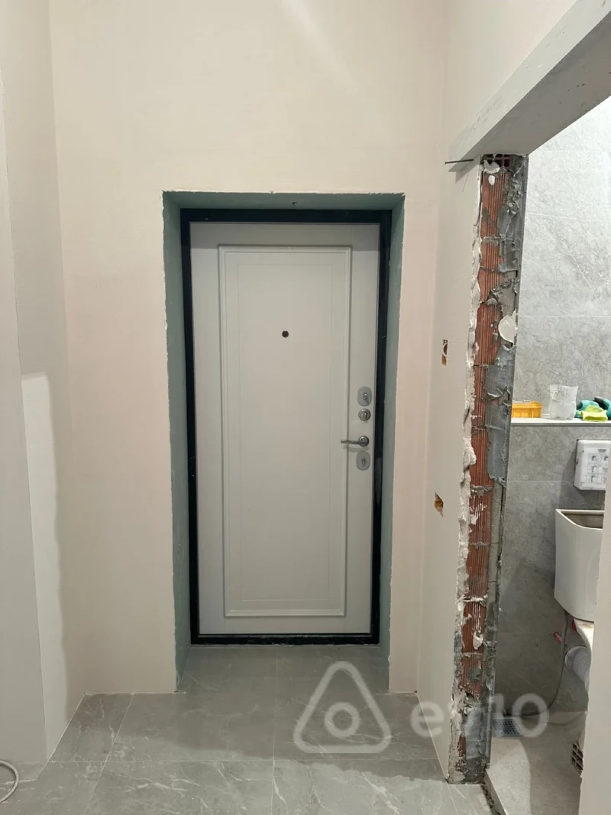 Satılır 2 otaqlı yeni tikili 75.5 m²