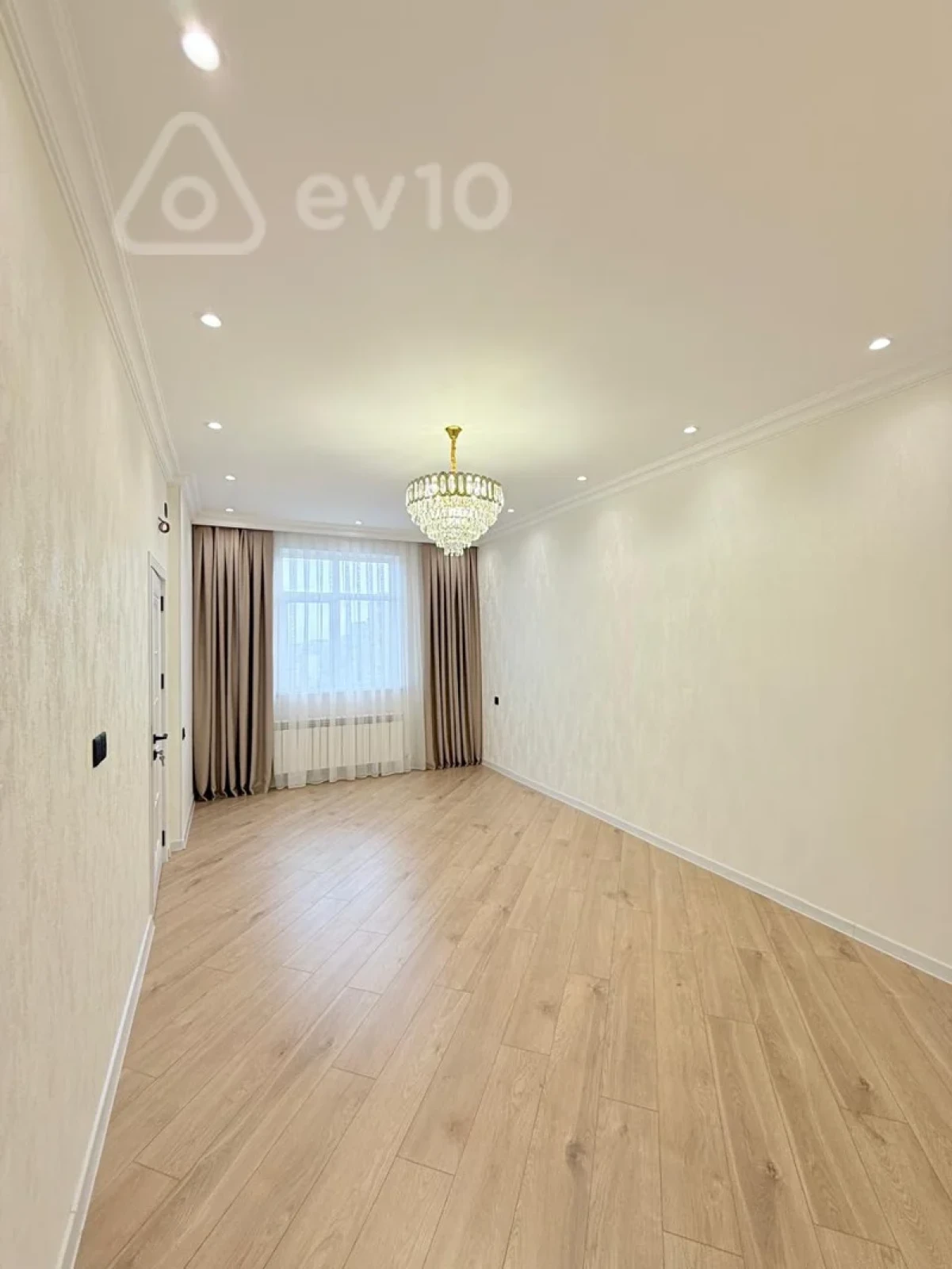 Satılır 2 otaqlı yeni tikili 64 m²
