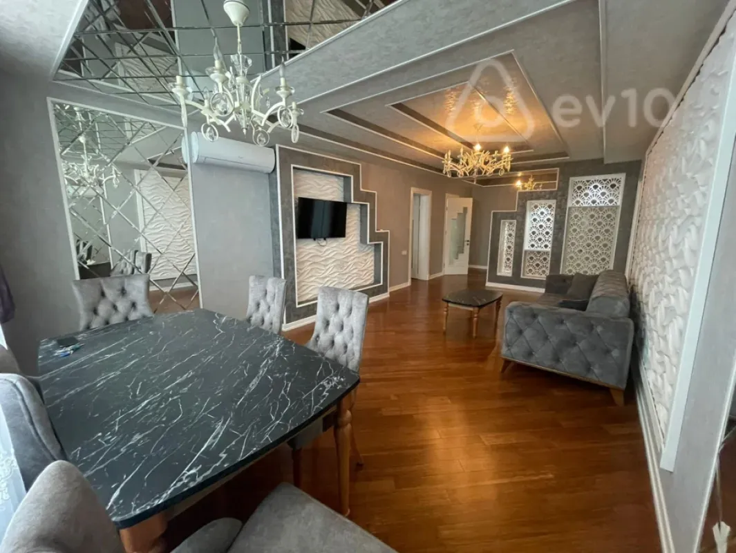 Kirayə verilir 2 otaqlı yeni tikili 100 m²