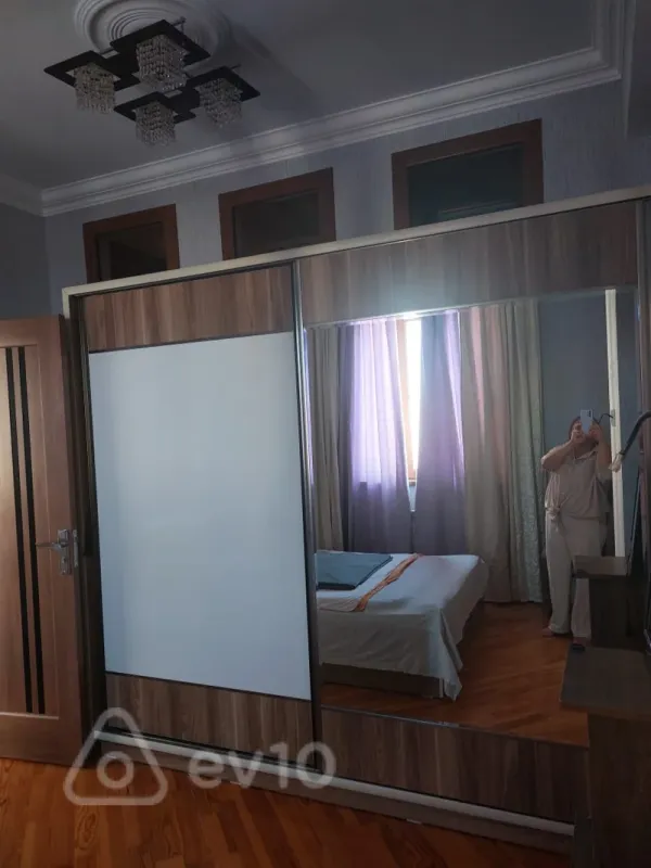 Kirayə verilir 3 otaqlı yeni tikili 70 m²