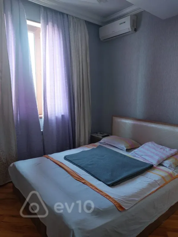 Kirayə verilir 3 otaqlı yeni tikili 70 m²